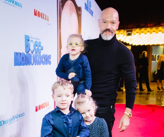 Большая и дружная семья: Паулина Андреева пришла на премьеру вместе с Федором Бондарчуком и его внучками