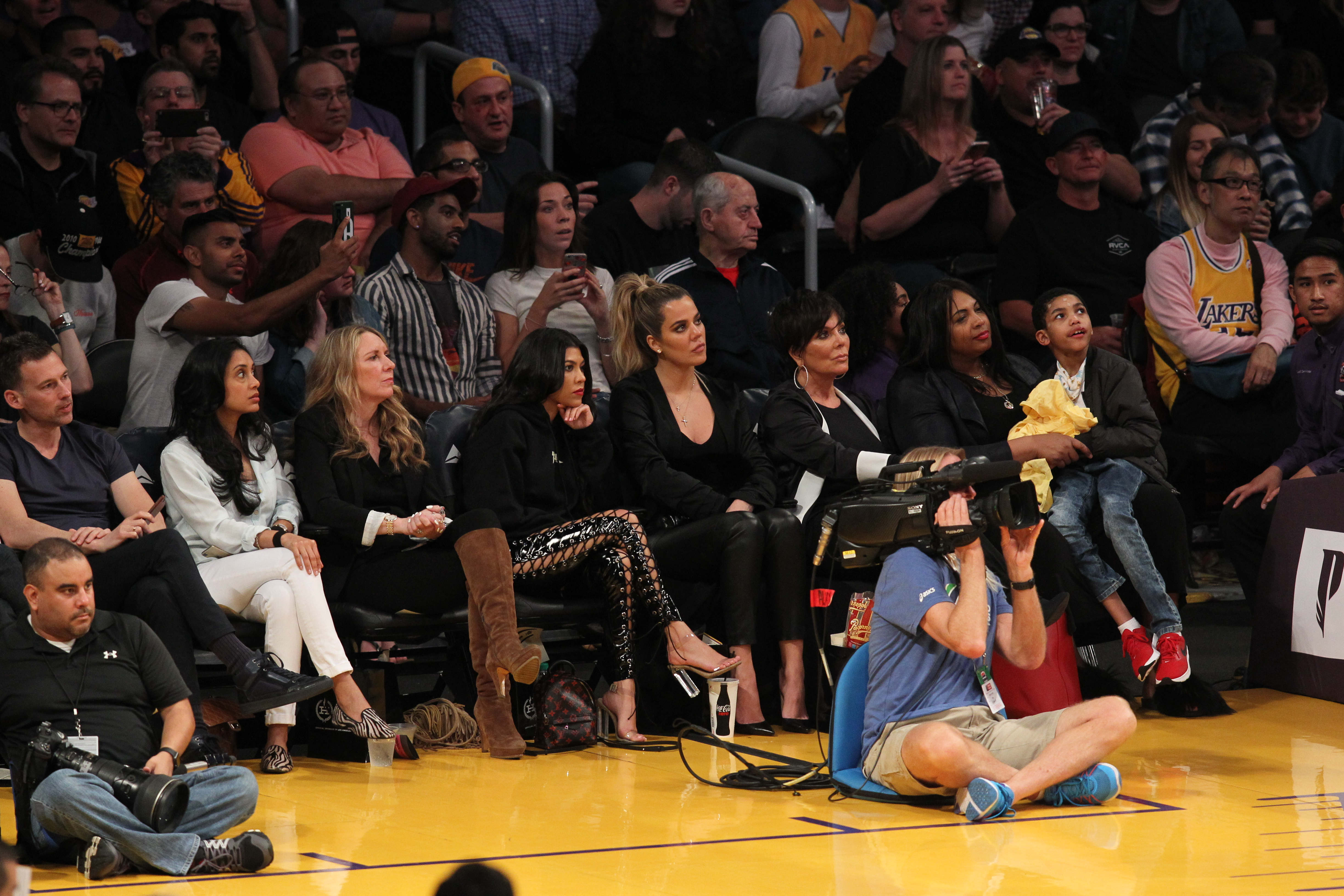 Ким и Хлои Кардашьян