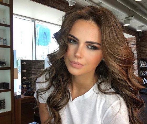 Мы плачем: жена миллиардера Ксения Дели потратила 4 миллиона в Краснодаре на бездомного, собак и многодетную мать