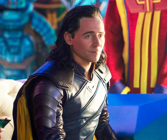 Стоп, снято: режиссера «Локи» уволили после первого сезона сериала