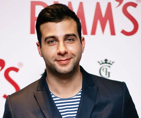 В день рождения Ивана Урганта: самые смешные пародии на популярные ролики