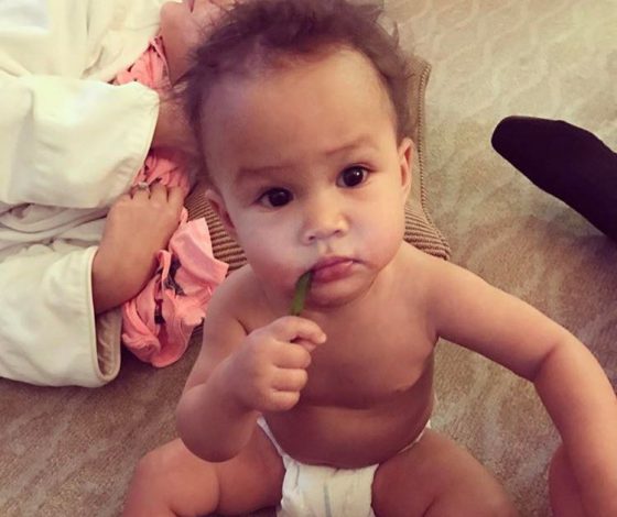 Крис Дженнер подарила дочери Джона Ледженда и Крисси Тейген две машины!