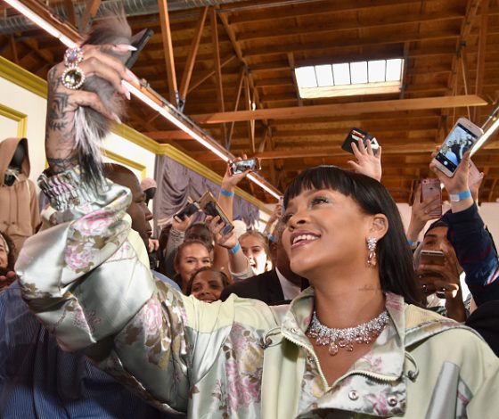 Где купить «волосатый» чудо-чехол для телефона как у Рианны?