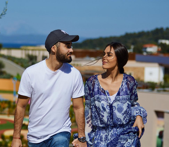 Как Мот и Мария Мельникова проводят медовый месяц?