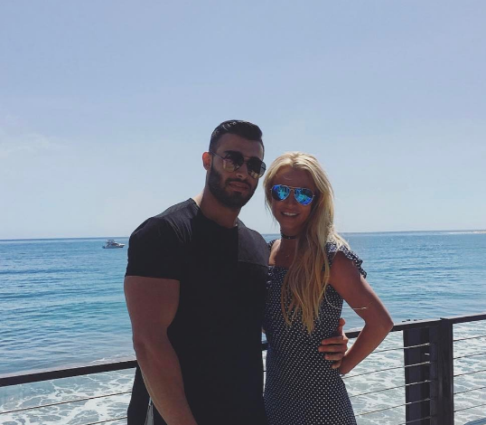 Они все еще вместе! Бритни Спирс опубликовала видео с молодым возлюбленным