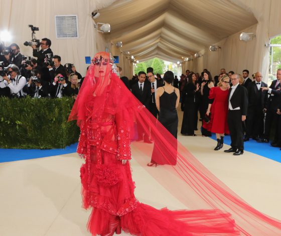 Наряд Кэти Перри на Met Gala: посмешище или лучший образ бала?