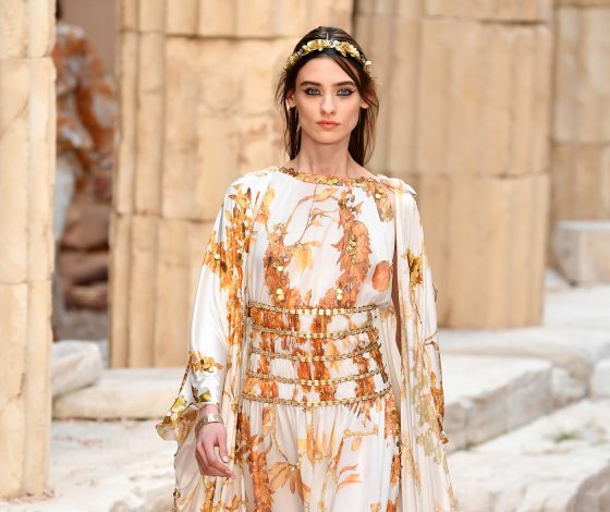 Смотри весь показ Chanel Cruise 2018 здесь