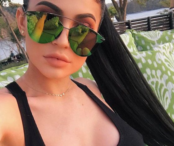 Где купить очки в стиле 80-х как у семейства Кардашьян-Дженнер?