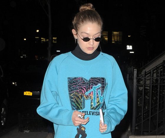 Сколько стоит свитшот Джиджи Хадид?