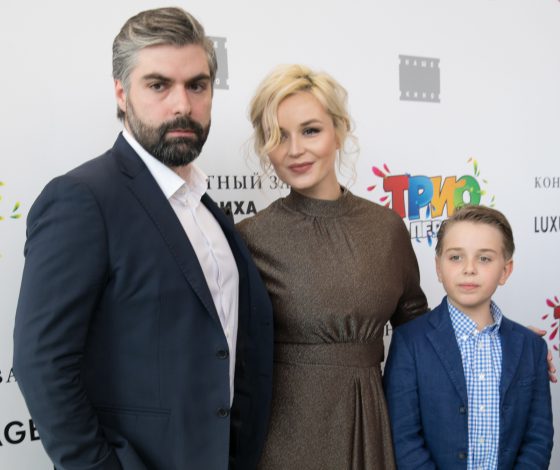 Премьера мультфильма «Трио в перьях»: Полина Гагарина впервые вышла в свет после родов