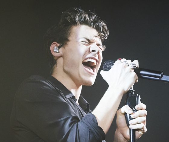 Гарри Стайлс выпустил сольный альбом и рассказал как он относится к Тейлор Свифт