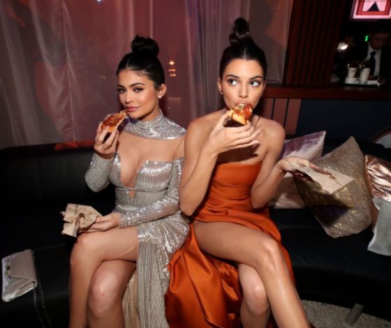 Топ самых сексуальных образов для вечеринки: учимся у сестер Кардашьян