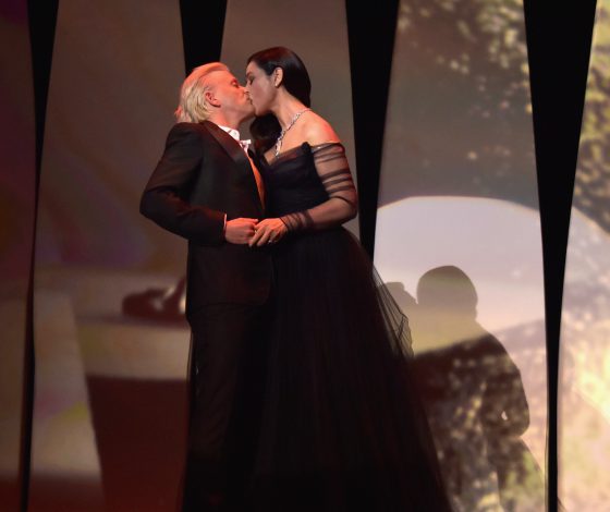 Моника Беллуччи раскрыла тайну страстного поцелуя в Каннах!