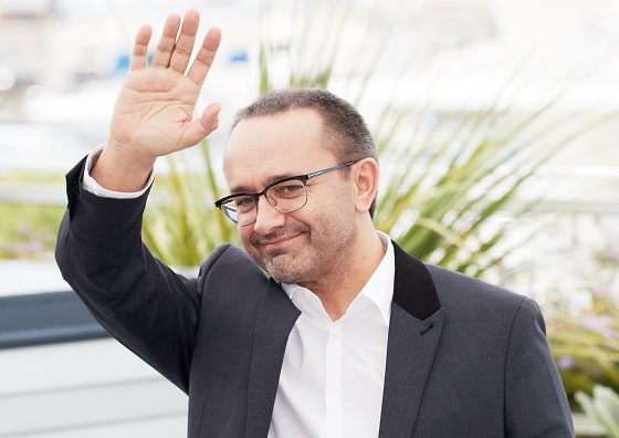 Первый день Каннского кинофестиваля - 2017: Андрей Звягинцев на красной дорожке вместе с Джулианной Мур и Умой Турман