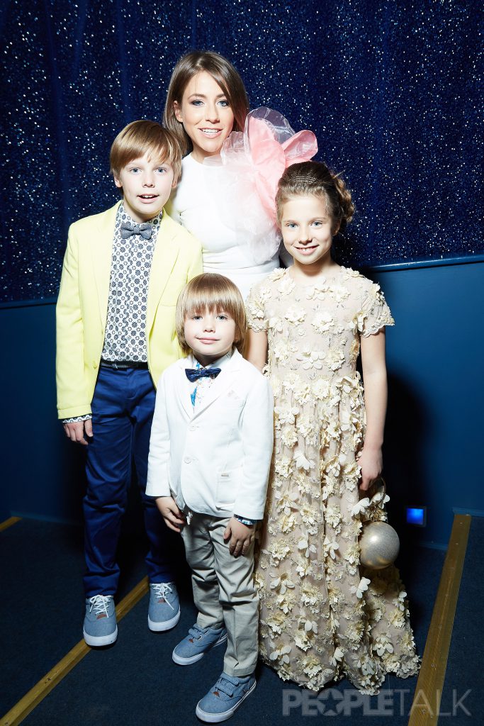 Юлия Барановская с детьми