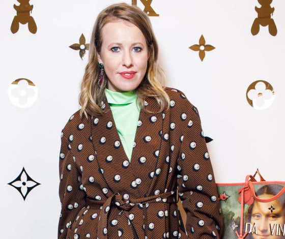 Ксения Собчак и другие звезды на art talk с Аленой Долецкой и Айдан Салаховой в бутике Louis Vuitton