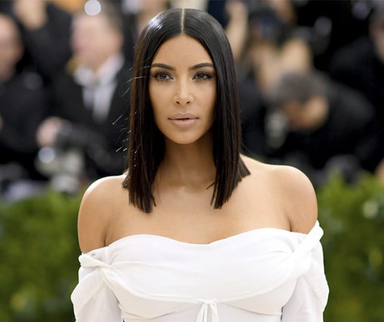 Ким Кардашьян показала четыре любимые фотографии. Кто на снимках?