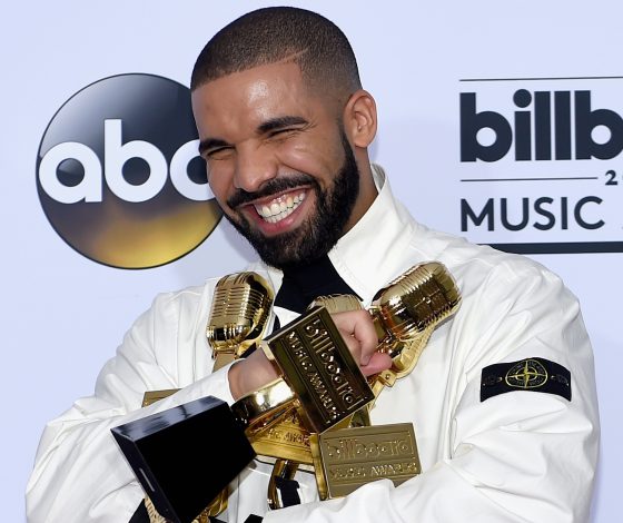 Триумф Дрейка и выступления Шер, Селин Дион, Ники Минаж, Майли Сайрус и Риты Оры на Billboard Music Awards 2017