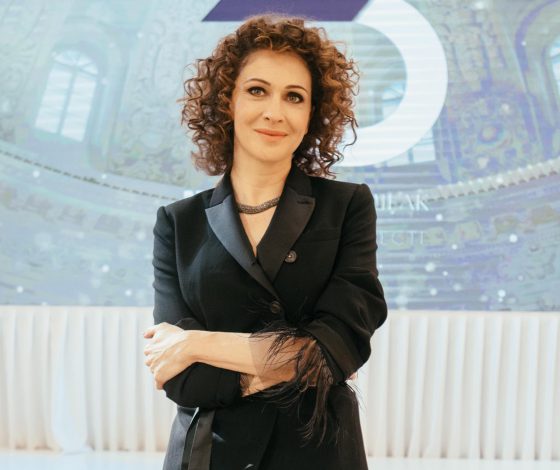 Ксения Раппопорт, Константин Крюков и Митя Фомин на 20-летии компании «Кашемир и Шелк»