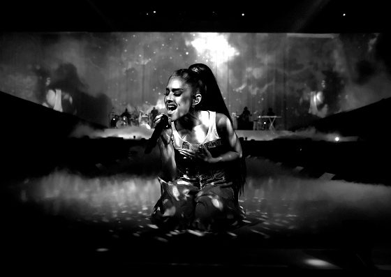 Первые фото Арианы Гранды после трагедии в Манчестере