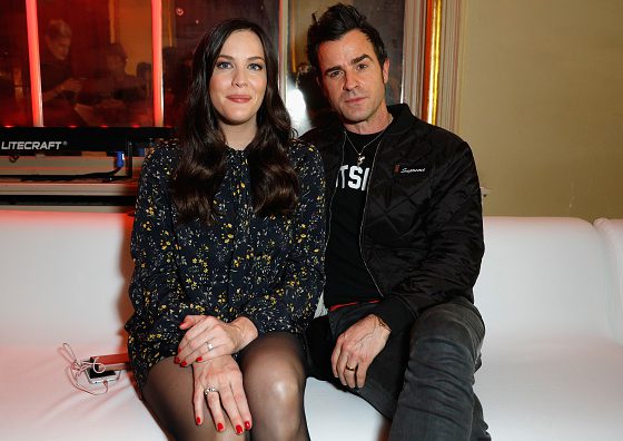 Джастин Теру, Лив Тайлер и еще двести голых актеров занимаются сексом на яхте! Что???