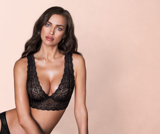 Ирина Шейк демонстрирует как надо носить новый браллет Intimissimi. Учись!