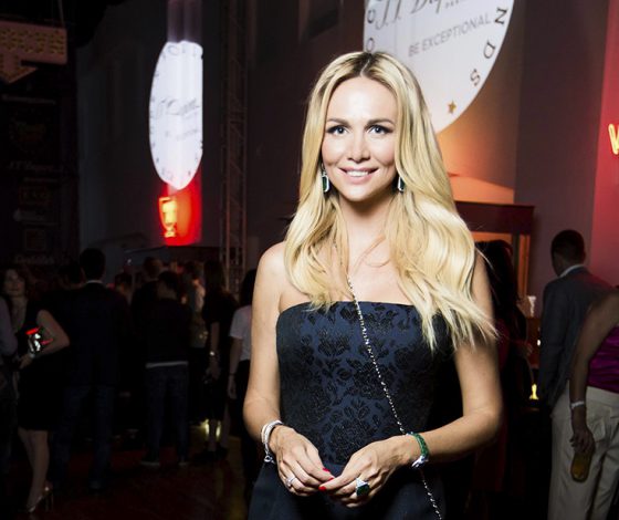 Иван Ургант, Виктория Лопырева и Полина Киценко на благотворительном вечере Сharity battleFriends-Fun-Rock’n’roll