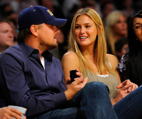 Штраф и общественные работы: экс-возлюбленная ДиКаприо не платит налоги