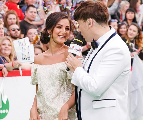 Муз-ТВ 2017: дуэт Билана и Лазарева, беременная Собчак и победители премии