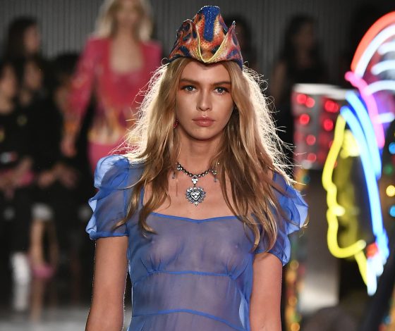 Стелла Максвелл, Миранда Керр, Хейли Болдуин, Кайя Гербер и другие звезды на показе Moschino в Голливуде