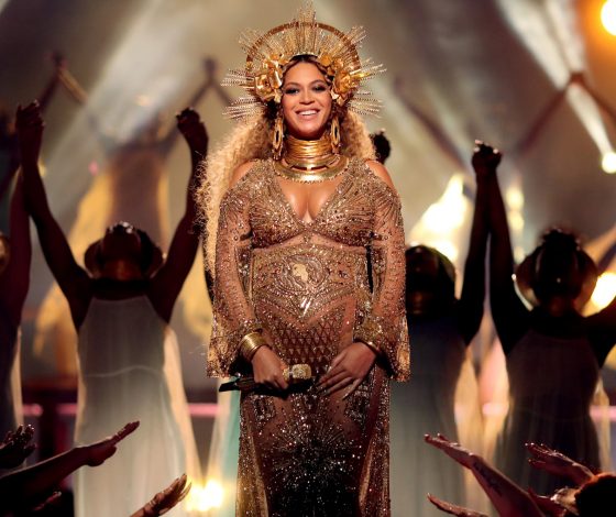 Теперь фанаты довольны! Стало известно, как Бейонсе и Джей Зи назвали двойняшек