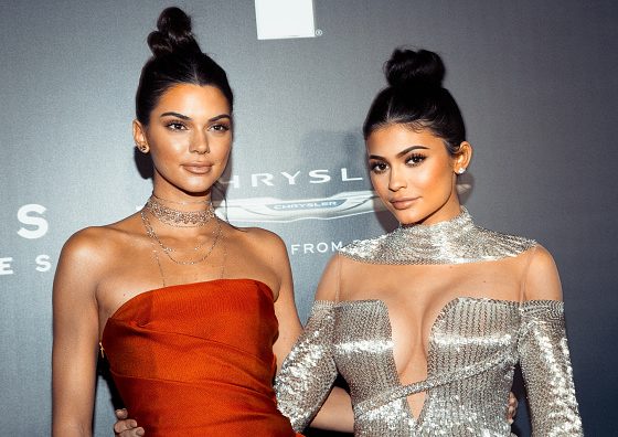 Скандал вокруг новой коллекции Кендалл и Кайли Дженнер. Что произошло?