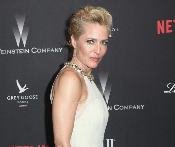 Так держать, Скалли! Джиллиан Андерсон в купальнике. Не поверишь, ей 47!