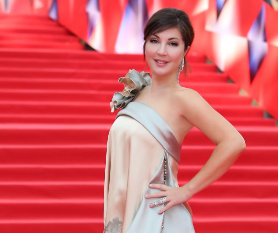 Худшие наряды звезд на красной дорожке Московского международного кинофестиваля за два года