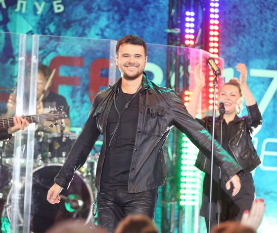 Эмин дал сольный концерт в Shore House и открыл проект #летоLIFE2017