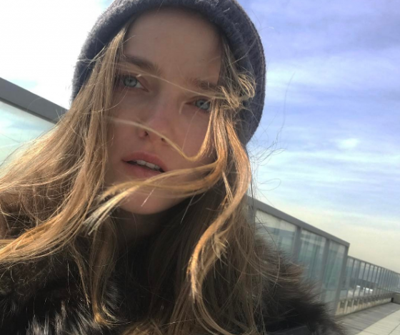 Белые медведи и кокошники: топ-модель Влада Рослякова отметила свой юбилей