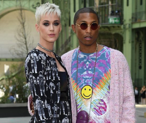 Кэти Перри, Фаррелл Уильямс, Кара Делевинь и Кристен Стюарт на показе Chanel в Париже