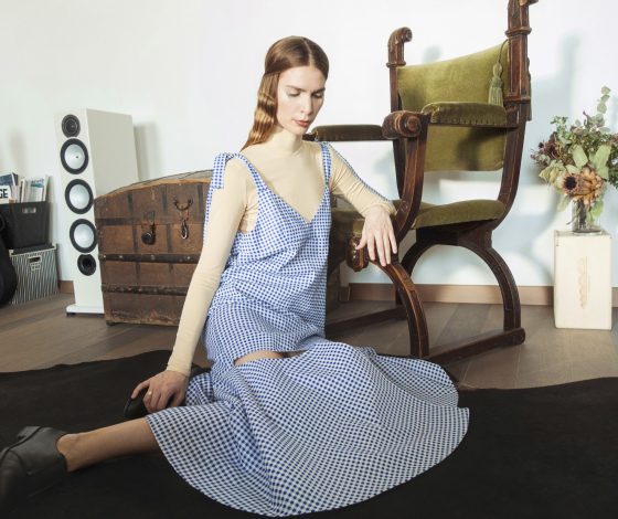 Клетка, шёлк и шифон в новой коллекции Vardoui Nazarian