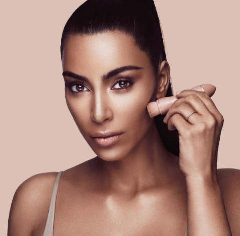 За 1 день Ким Кардашьян заработала 14 млн долларов на косметике KKW Beauty. Так ли хороши ее новинки?
