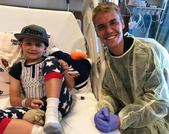 Так держать! Джастин Бибер навестил своих фанатов в калифорнийском госпитале