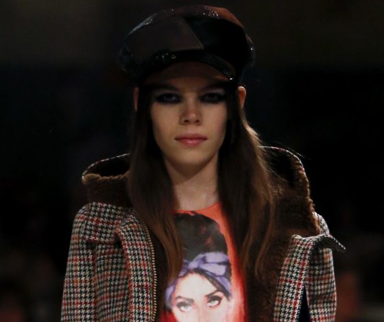 Хоть феминисткой становись: Prada выпустили крутую коллекцию свитшотов