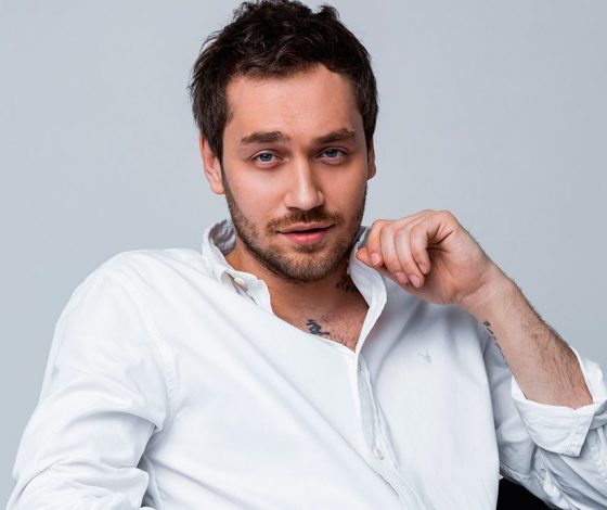 Знаешь, моя душа рваная – вся тебе! Героем нового украинского «Холостяка» станет певец Rozhden!