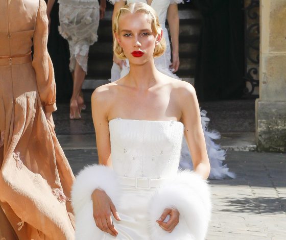 Показ Ulyana Sergeenko Couture здесь!