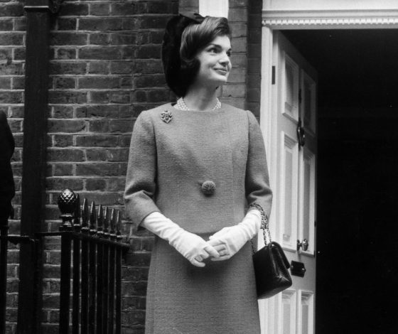 Главный тренд лета: культовая прическа Жаклин Кеннеди