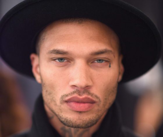 «Самый красивый преступник» не теряет время зря! Новый выход Джереми Микса и его любовницы Хлои Грин