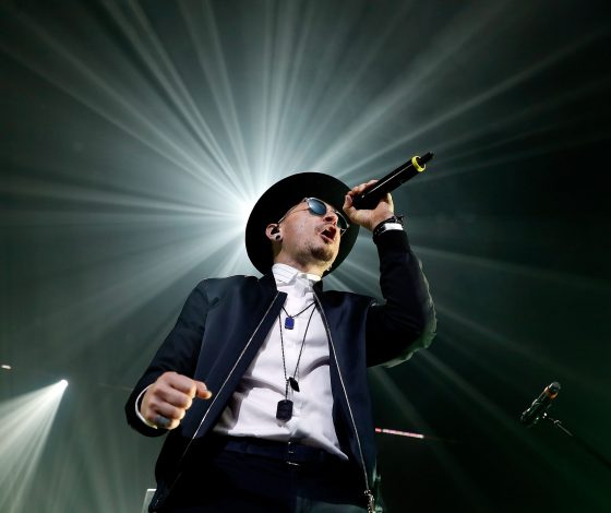 Как звезды переживают смерть Честера Беннингтона