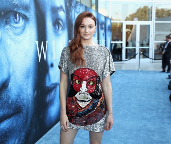 Премьера седьмого сезона «Игры престолов»: Софи Тернер, Кит Харингтон и Мэйси Уильямс на красной дорожке