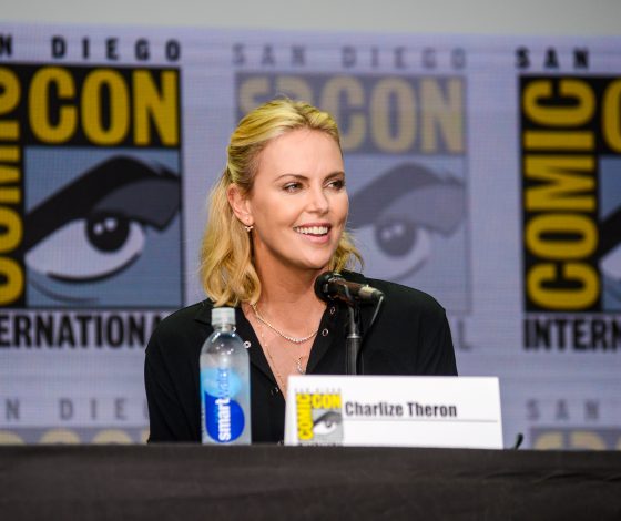Шарлиз Терон, Райан Гослинг и Галь Гадот на фестивале Comic-Con