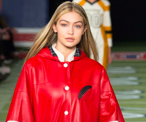 Самое необходимое: где купить стильные зонт, дождевик и резиновые сапоги?