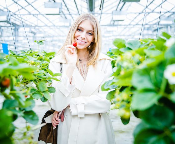 Ясмина Муратович, Ксения Князева и Снежина Кулова на пикнике в хозяйстве "Агроном"